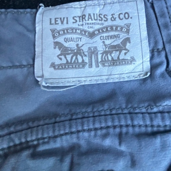 Levi's Slate Cargo Kids Shorts - Picture 3 of 5